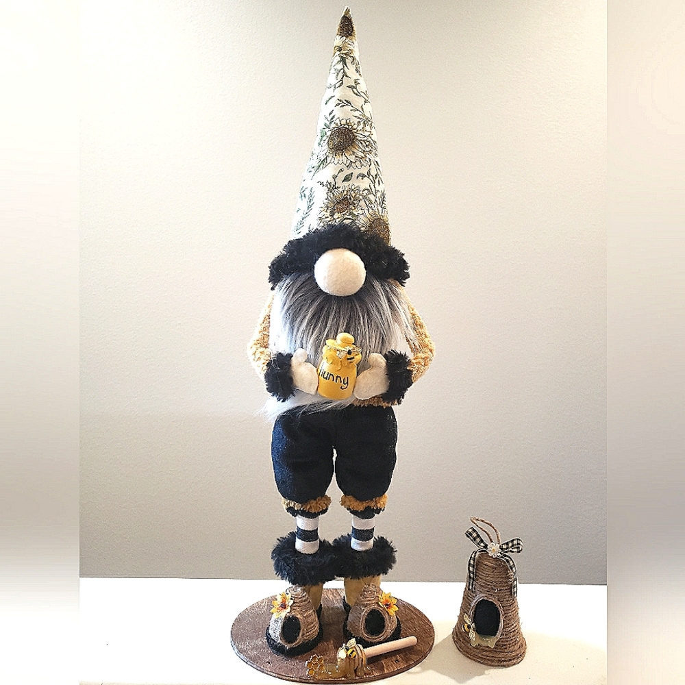 Bee Decor/ sunflower & bee gnome